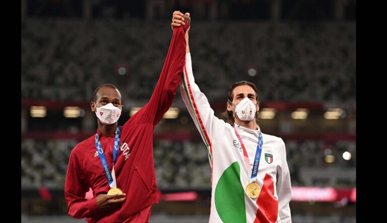 Atlet Qatar Gandeng Atlet Italia Menjadi Juara Bersama