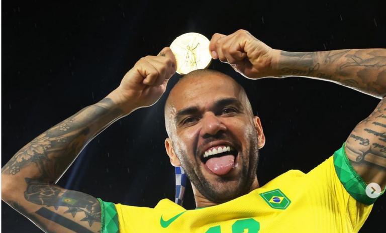 Rekor Dani Alvez Yang Tak Mungkin Diraih Ronaldo dan Messi