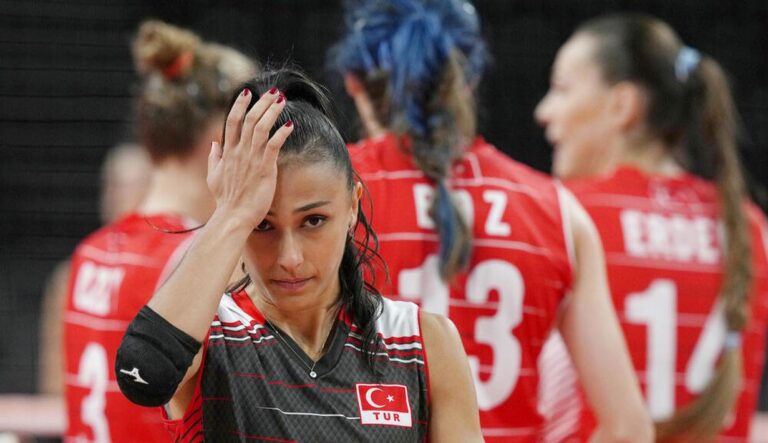 Si Cantik Zehra Gunes Harus Angkat Koper