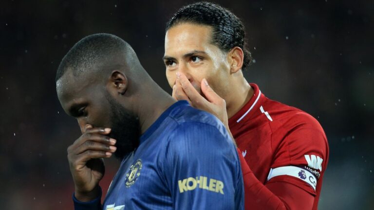 Duel Striker vs Bek Termahal Liga Inggris