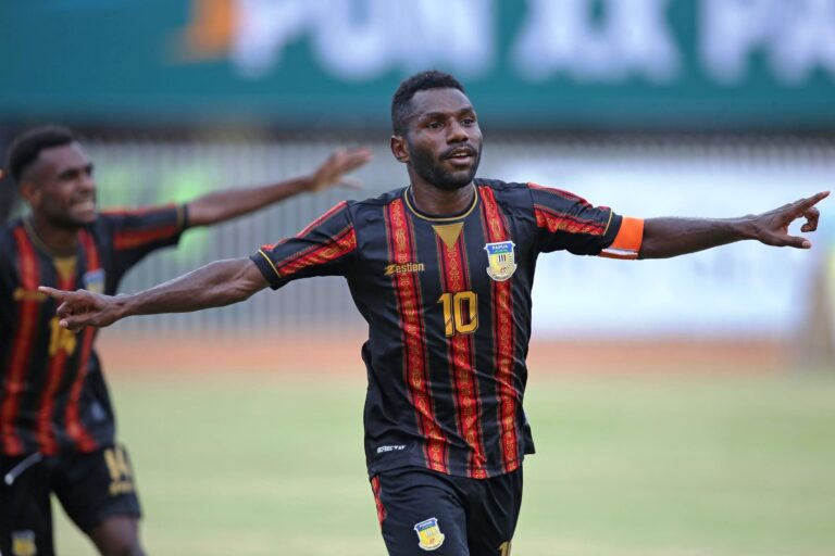 Tuan Rumah Jumpa Kalimantan Timur di Semi Final Sepakbola PON XX Papua