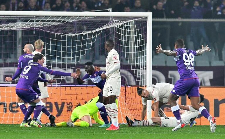 Vlahovich Beri Kekalahan Pertama Bagi AC Milan Musim Ini