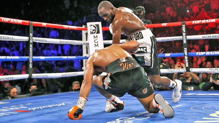 Pelatih Lempar Handuk, Shawn Potter Kalah TKO Dari Terence Crawford