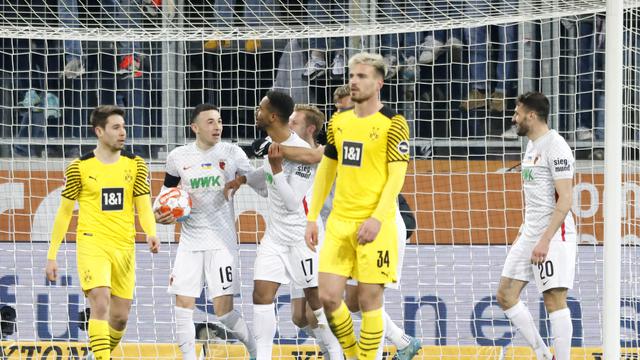 Ditahan Imbang Augsburg, Dortmund Gagal Dekati Muenchen