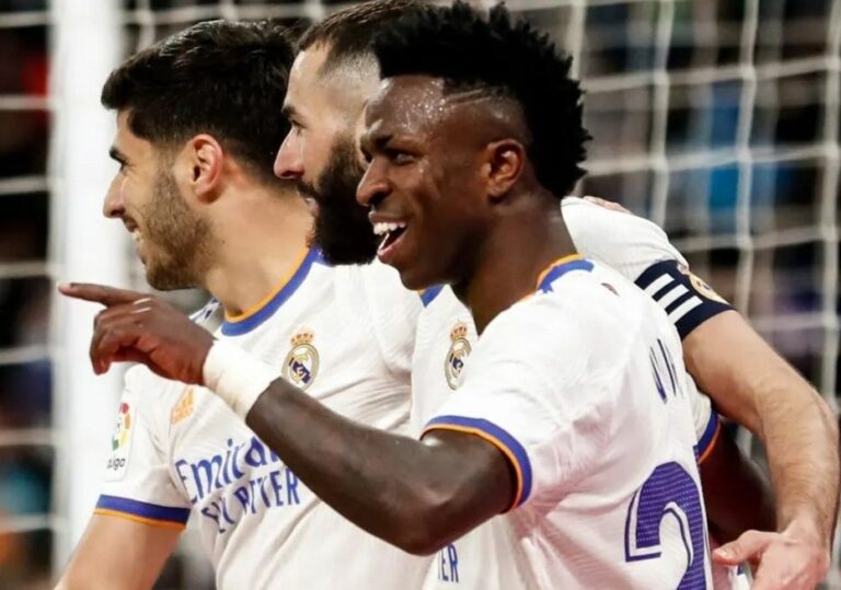 Lampiaskan Kekalahan Dari PSG, Madrid Hajar Alaves 3-0