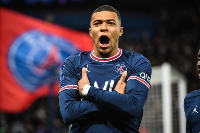 Samai Rekor Ibrahimovich, Kylian Mbappe Bawa PSG Kalahkan St Etienne