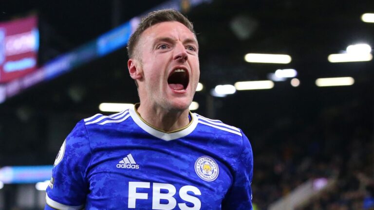 Jamie Vardy Bawa The Foxes Kalahkan Burnley
