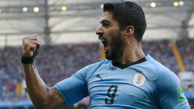 Ingin Jajal Serie A, Suarez Pilih Milan Atau  Monza?