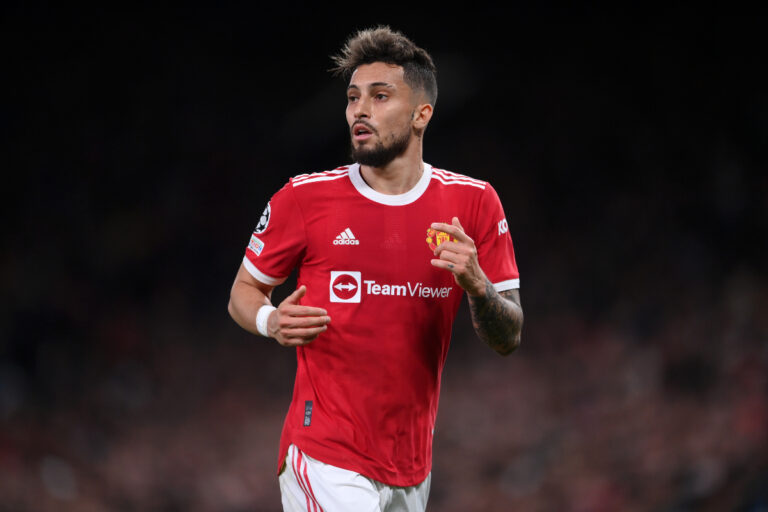MU Lepas Alex Telles Ke Sevilla