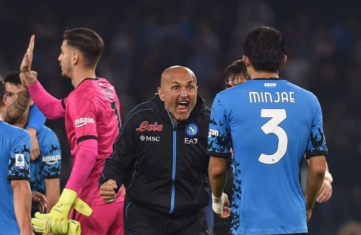 Napoli Belum Terkalahkan Juga