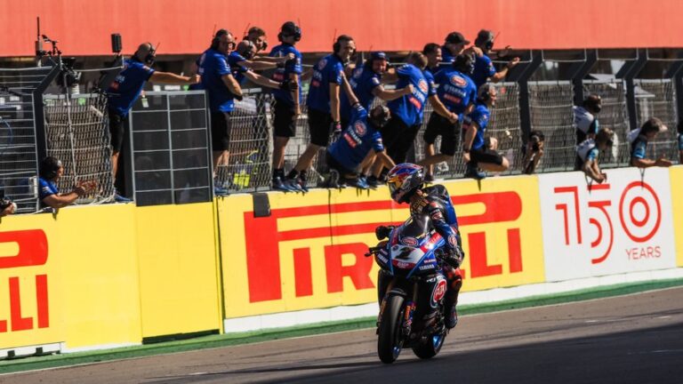 Diwarnai Tabrakan Maut, Toprak Juara Race 1 WorldSBK Portimao