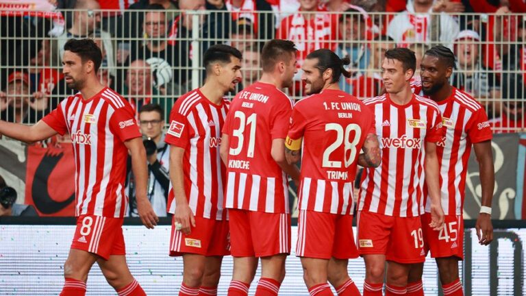 Taklukkan Dortmund, Berlin Bertahta Di Bundesliga