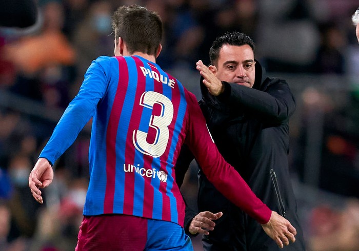 Pique Umumkan Gantung Sepatu