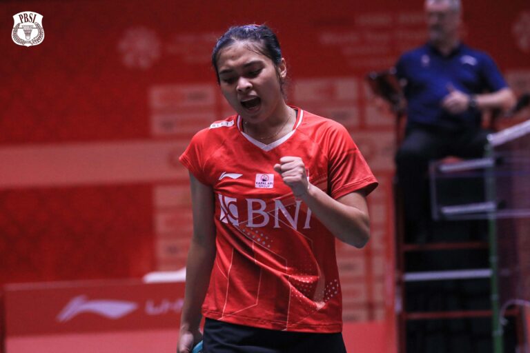 Gregoria Tundukkan Unggulan Pertama