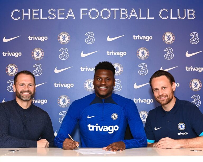 Benoit Badiashile Dapat Kontrak Jangka Panjang Dari Chelsea