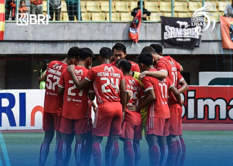 Kalahkan PSM, Persija Rebut Pimpinan Klasemen