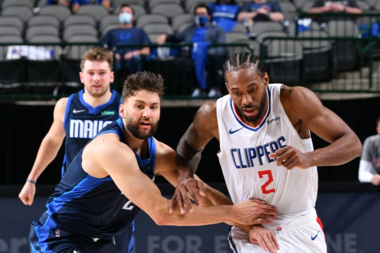 Kyrie Irving Bawa Mavericks Kalahkan LA Clipper