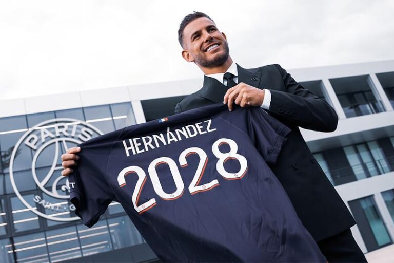 PSG Resmi Perkenalkan Lucas Hernandez