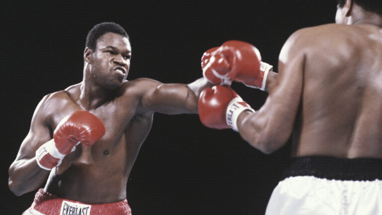 Larry Holmes: Easton Assassin, Yang Mengakhiri Karier Muhammad Ali
