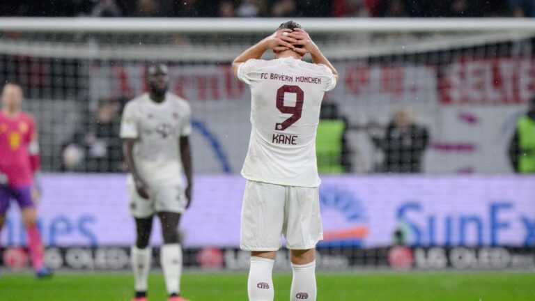 Frankfurt Permalukan Munchen 5-1