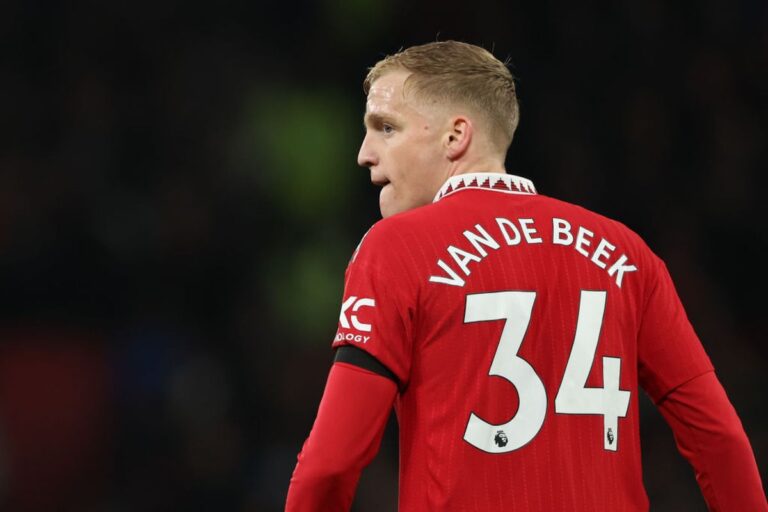Van de Beek Resmi Menjadi Pemain Frankfurt