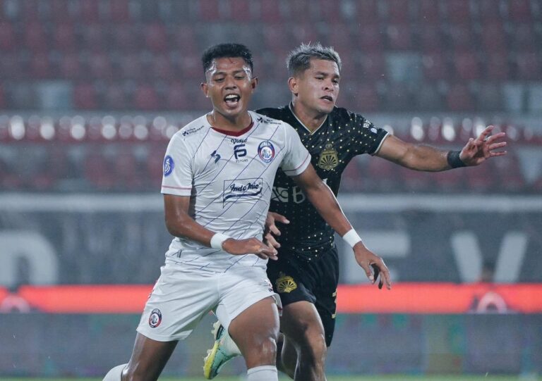 Arema FC Berbagi Angka Dengan Bhayangkara FC