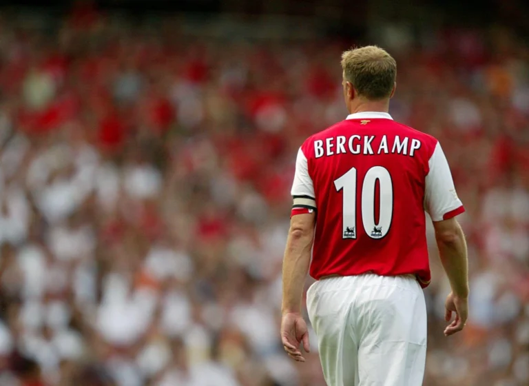 Dennis Bergkamp: Legenda Arsenal Yang Takut Naik Pesawat