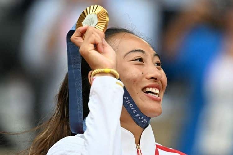 Zheng Qinwen Raih Medali Emas Tunggal Putri Tenis