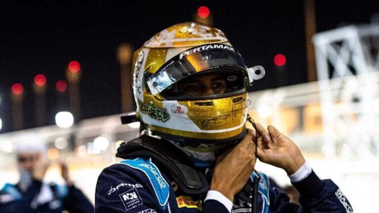 Sean Gelael Juara Silver Cup GTWCE Sprint Cup