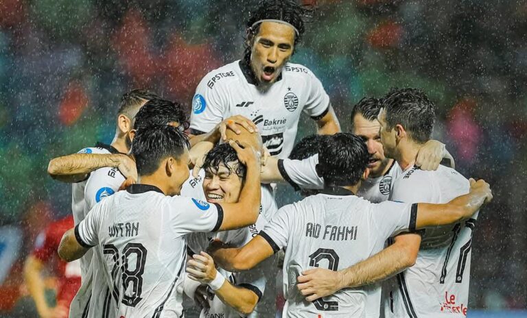 Semen Padang Tumbang Di Kandang