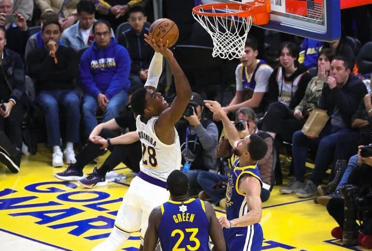 Lakers Kalahkan Warriors 115-113