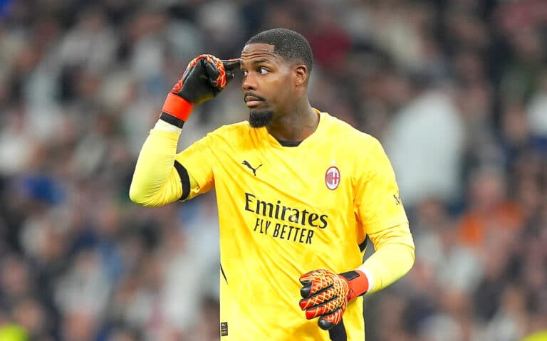 Milan Perpanjang Kontrak Mike Maignan