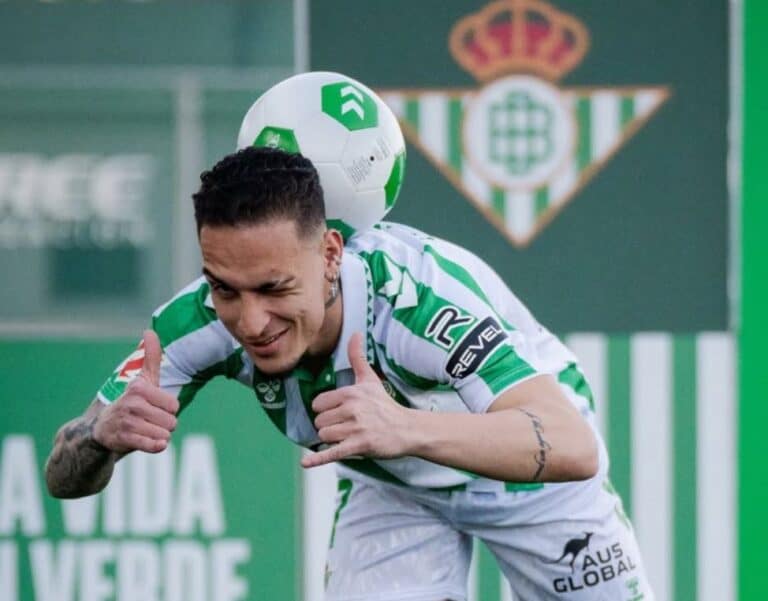 Antony Moncer Di Real Betis, MU Kekeuh Menjualnya