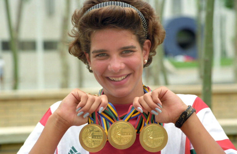 Krisztina Egerszegi: Legenda Renang Hongaria