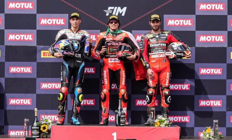 Toprak Razgatlioglu Dan Bulega Dominasi WorldSBK Ceko 2025