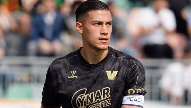 Udinese Negoisasi Transfer Jay Idzes