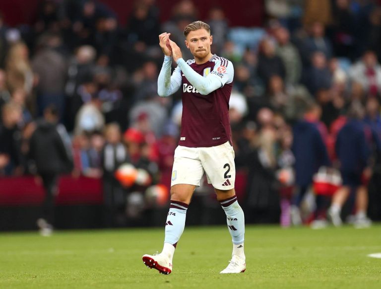Matty Cash Perpanjang Kontrak Dengan Aston Villa