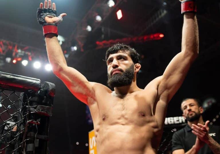 Arman Tsarukyan Taklukkan Dan Hooker