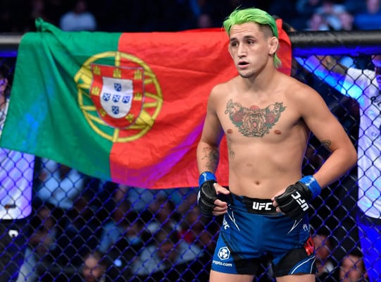 Kris Moutinho: Kisah Short-Notice Warrior Dari Milford