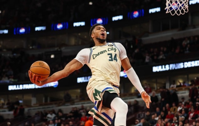 Giannis Antetokounmpo Tetap Di Milwaukee Bucks