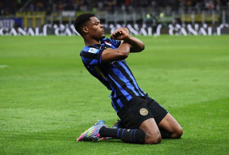 Denzel Dumfries Masuk Radar Manchester United
