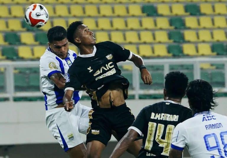 Persib Amankan Satu Poin Dari Kandang Dewa United