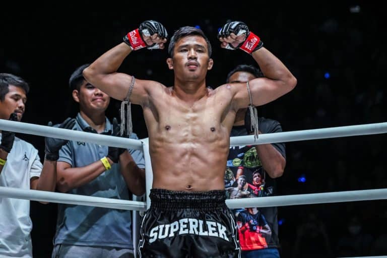 Superlek Kiatmoo9: Perjalanan Sang “Kicking Machine”