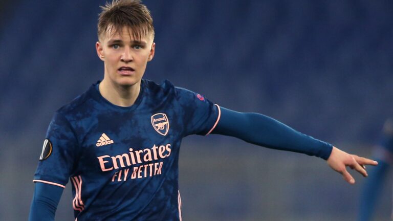 Arsenal Permanenkan Odegaard