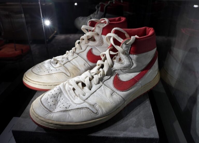 Sepatu Bekas Michael Jordan Laku 23 Milyar