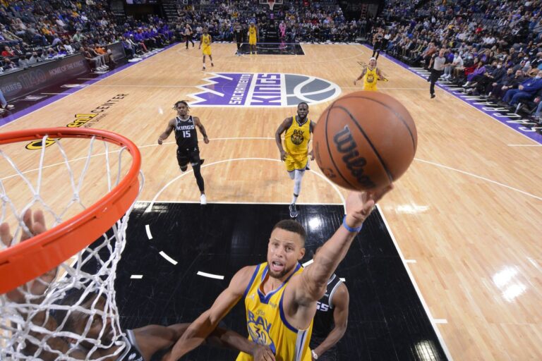 Golden State Warriors Kalahkan Atlanta Hawks 127-113