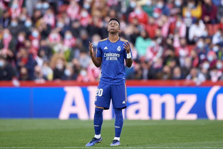 Real Madrid Kalahkan 10 Pemain Granada 4-1