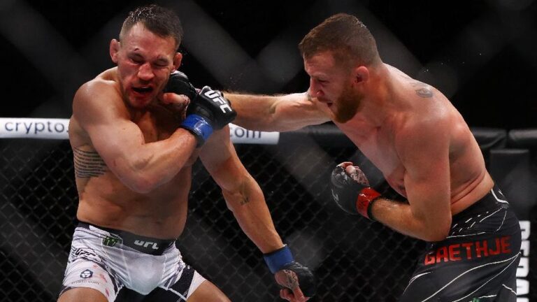 Menang Angka, Gaethje Bikin Babak Belur Chandler
