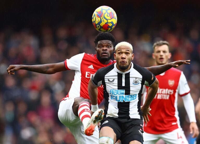 Meriam London Ledakkan The Magpies
