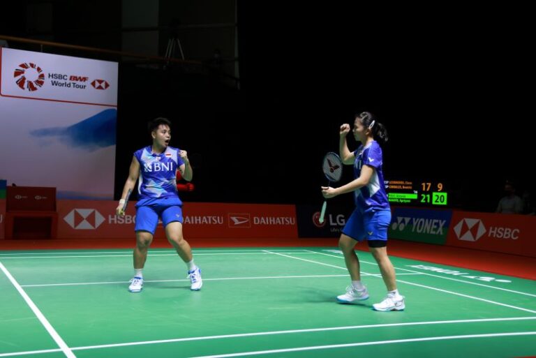 Greysia /Apriyani  Melangkah Ke Semifinal BWF Tour Final 2021